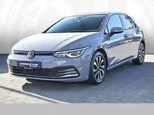 Volkswagen Golf VIII Life 2.0 l TDI DSG Active