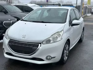 Peugeot 208 Peugeot 208 1,6 "Allure-SCHECKHEFT-GARANTIE