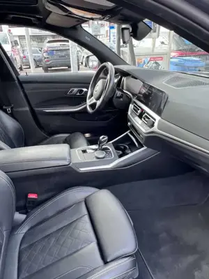 BMW 330 BMW 330d Touring M Sport xDrive Steptronic (nahezu Vollausstattung) Bild 5