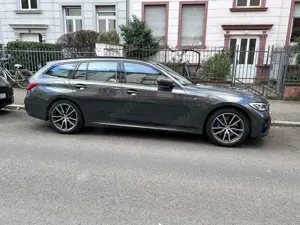 BMW 330 BMW 330d Touring M Sport xDrive Steptronic (nahezu Vollausstattung) Bild 2