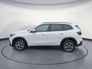 BMW X1 sDrive20d Steptronic Head-Up AHK Bild 3