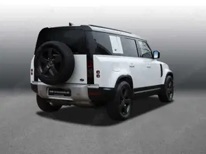Land Rover Defender 110 D240 AWD HSE  BLACK PACK AHK 360° Bild 2