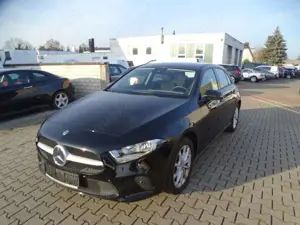 Mercedes-Benz A 250 e Navigation, aktiver Parkassist, AppleCarplay