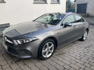 Mercedes-Benz A 250 A 250 e Lim. SITZHEIZUNG/NAVI/LED/TEMPOMAT/KLIMA..