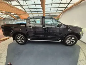 Isuzu D-Max Double Cab 4WD LSE Atm Leder Navi RFK