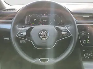 Skoda Superb Combi 1.4 electric/TSI Ambition iV NAVI DCC STANDH Bild 5