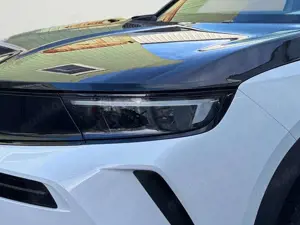 Opel Mokka MOKKA 1.2 TURBO Automatik+CARPLAY+8 Fach-bereift Bild 5