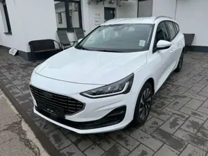 Ford Focus Titanium Automatik  LED Großes-Navi Automatik