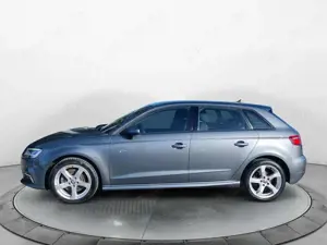 Audi A3 40 TFSI e S-Tronic, LED, Navi Touch Bild 2