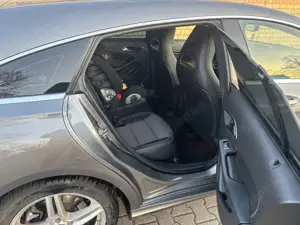 Mercedes-Benz CLA 220 Shooting Brake d 7G-DCT Peak Edition Bild 2