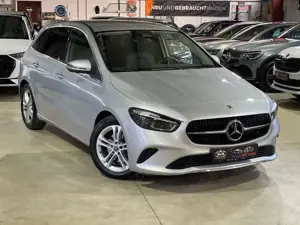 Mercedes-Benz B 200 d+AMBIENTE+KAMERA+AHK+JUNGE STERNE GARANTI