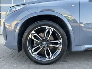 BMW X1 sDrive18i M Sportpaket Head-Up HK HiFi DAB Bild 3