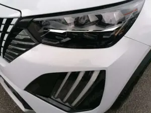 Peugeot 2008 1.2 PureTech 130 GT ACC KeyLess LED Navi LM Bild 3