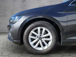 Volkswagen Passat Variant 2.0 TDI DSG AHK/LED/RFK/TRAVEL Bild 5