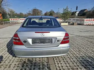 Mercedes-Benz E 320 W211 Avantgarde Bild 2