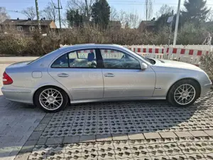 Mercedes-Benz E 320 W211 Avantgarde Bild 3
