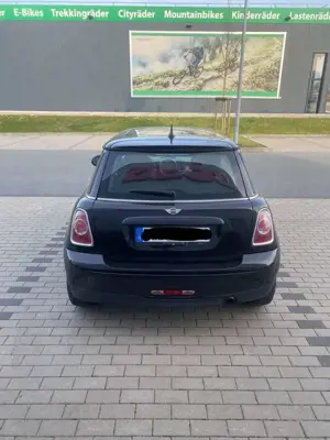 MINI One Schiebedach Schwarz 98 PS Bild 4