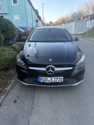 Mercedes-Benz CLA 180 CLA 180 (117.942)