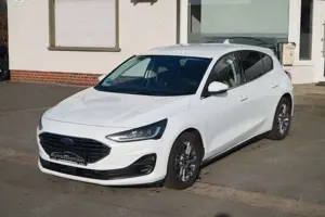 Ford Focus Lim. Titanium*LED*Klimaaut.*SHZ*RFK*Navi