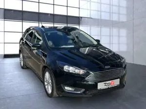 Ford Focus Titanium Vollleder Klima el. Fenster Bild 5
