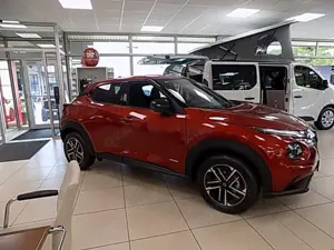 Nissan Juke N-Connecta 1.6 Hybrid 4AM 143 PS Winterpaket Bild 2