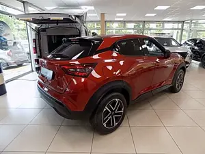 Nissan Juke N-Connecta 1.6 Hybrid 4AM 143 PS Winterpaket Bild 3
