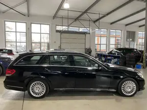 Mercedes-Benz E 350 BT T 4M Elegance Leder AIR DIS STHZG LED Bild 4