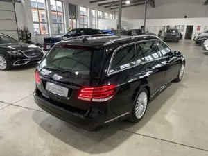 Mercedes-Benz E 350 BT T 4M Elegance Leder AIR DIS STHZG LED Bild 5