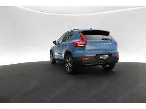 Volvo XC40 B3 Plus Dark SHZ FACEL. LED H/K 360° ACC Bild 3