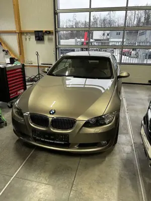 BMW 335 335i Cabrio - E93 N54