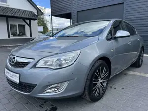 Opel Astra J 1.6 Automatik Design Edition+1.Hand+Tempomat+PDC