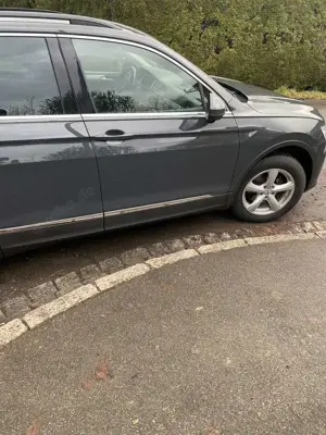 Volkswagen Tiguan 2.0 TDI SCR (BlueMotion Technology) DSG Sound Bild 2