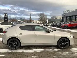 Mazda 3 2.5L e-SKYACTIV G 140ps Homura Bild 2