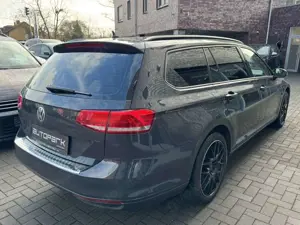 Volkswagen Passat Variant Trendline BMT Kamera Bild 4