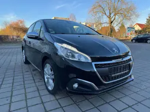 Peugeot 208 Signature 1.HAND