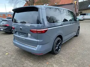 Volkswagen T7 Multivan 2,0 TDI Style Lang IQ AHK 19 Bild 3