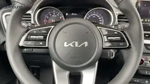 Kia Ceed / cee'd III 1.5 T-GDi DCT Best KA Link LRH NAV NBA PDC RFK