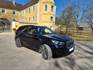 BMW X1 X-Drive 30e Hybrid - M-Sportpaket - Pano usw.