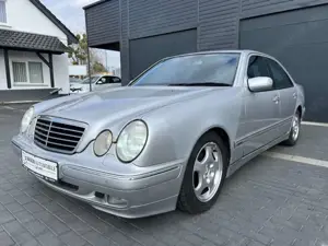 Mercedes-Benz E 240 Avantgarde Automatik+Xenon+PDC+Alus+