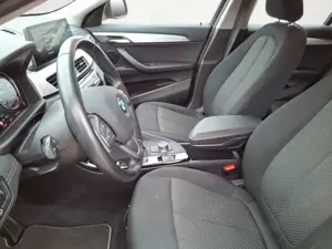 BMW X2 sDrive20i Advantage Steptronic DCT Klimaaut. Bild 4