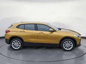 BMW X2 sDrive20i Advantage Steptronic DCT Klimaaut. Bild 3