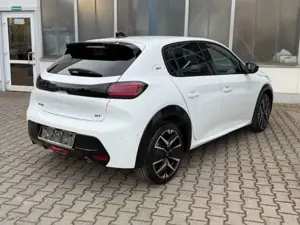 Peugeot 208 PureTech 100 GT (U) Bild 3