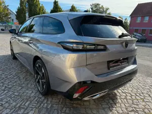 Peugeot 308 SW 1.5 Blue-HDI Allure Pack EAT8 Automatik Bild 5