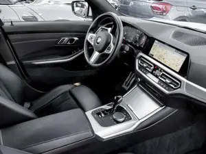 BMW 330 d xDrive M SPORT+AHK+HiFi+SHZ+LC PROF Bild 3