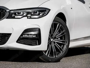 BMW 330 d xDrive M SPORT+AHK+HiFi+SHZ+LC PROF Bild 5