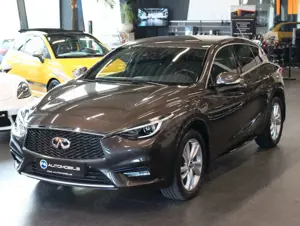 Infiniti Q30 1.6 Premium 2. Hand*Navi*Kamera