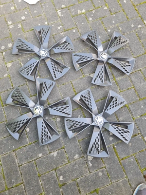 Original Skoda Karoq Radzierblenden 17"