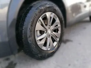 Peugeot 2008 1.2 PureTech 130 Active Pack AHK PDC KlimaA Bild 4