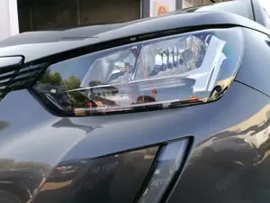 Peugeot 2008 1.2 PureTech 130 Active Pack AHK PDC KlimaA Bild 3