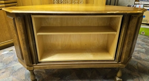 Eckschrank mit versteckt integrierter Bar Bild 2